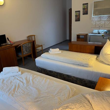 فندق Gaestezimmer Gasthof Becker Wulfrath المظهر الخارجي الصورة