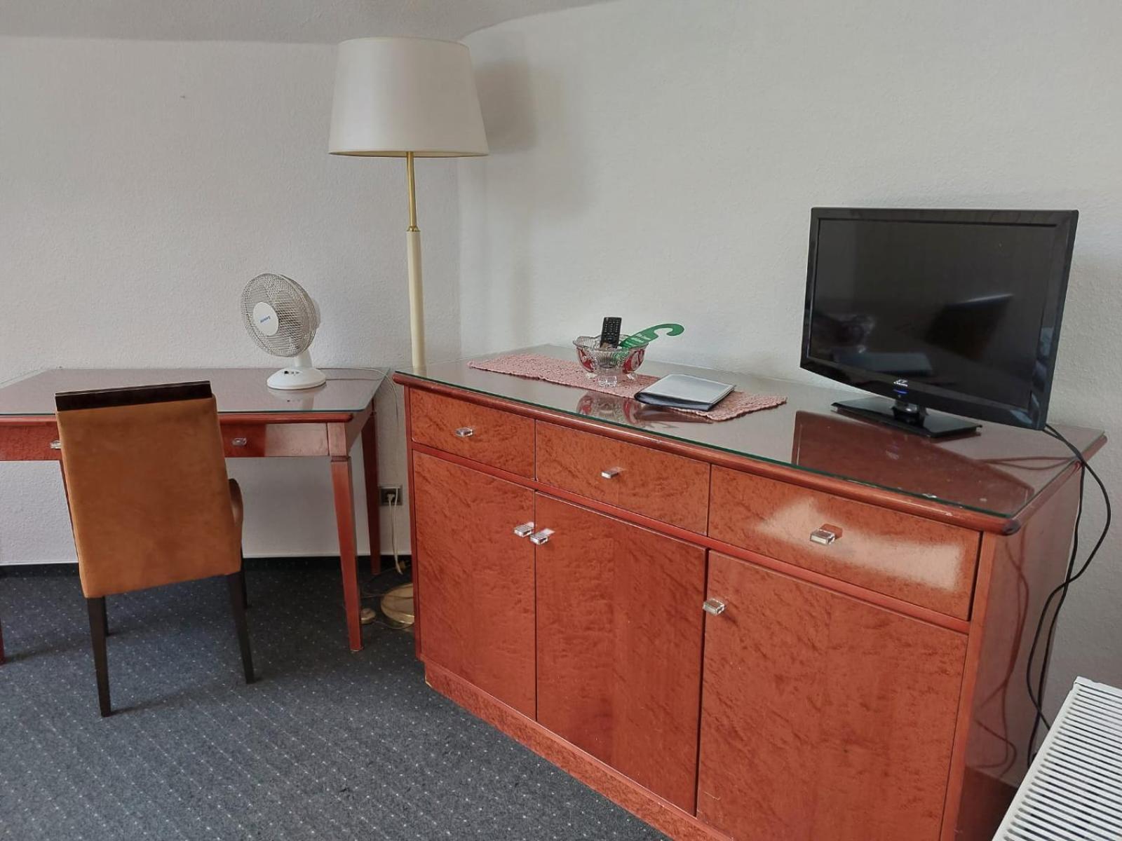 فندق Gaestezimmer Gasthof Becker Wulfrath المظهر الخارجي الصورة